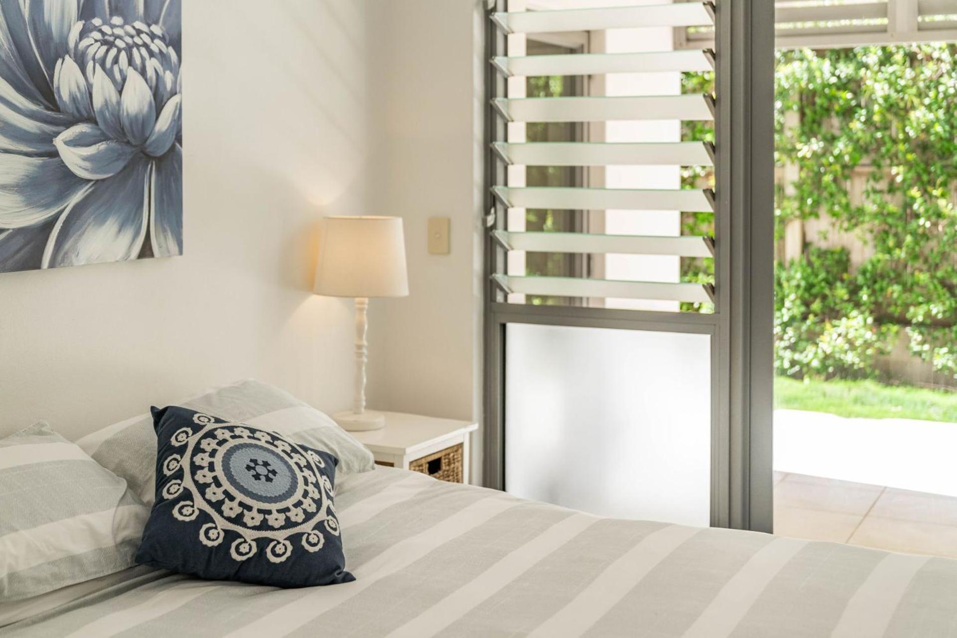 Zinc 1 - Modern With Lift