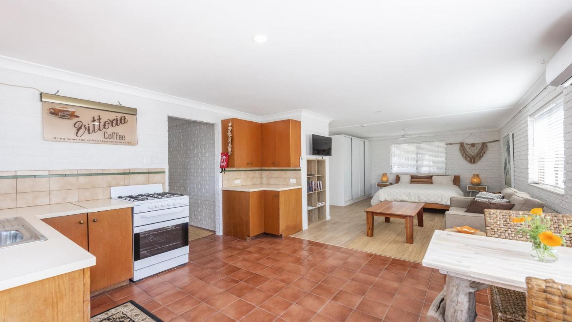 Copacabana House - Absolute Waterfront, Private Jetty Yamba