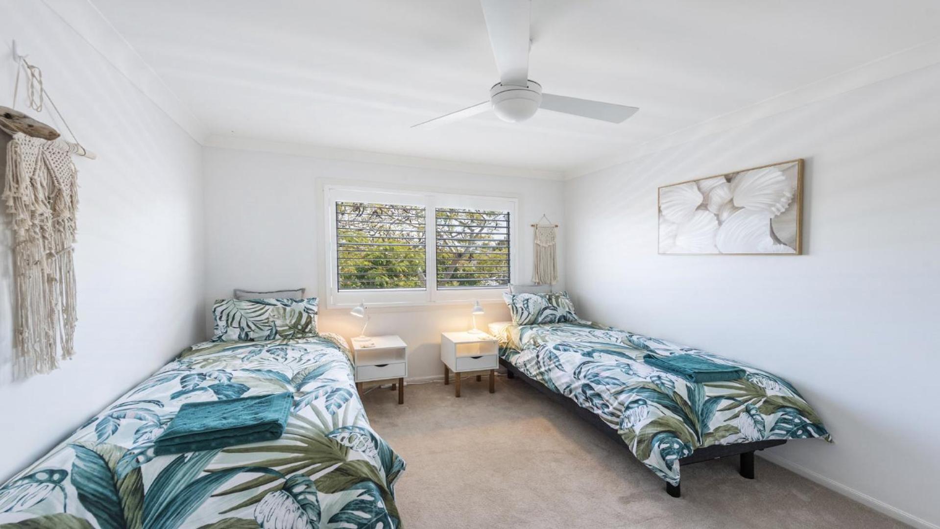 Copacabana House - Absolute Waterfront, Private Jetty Yamba