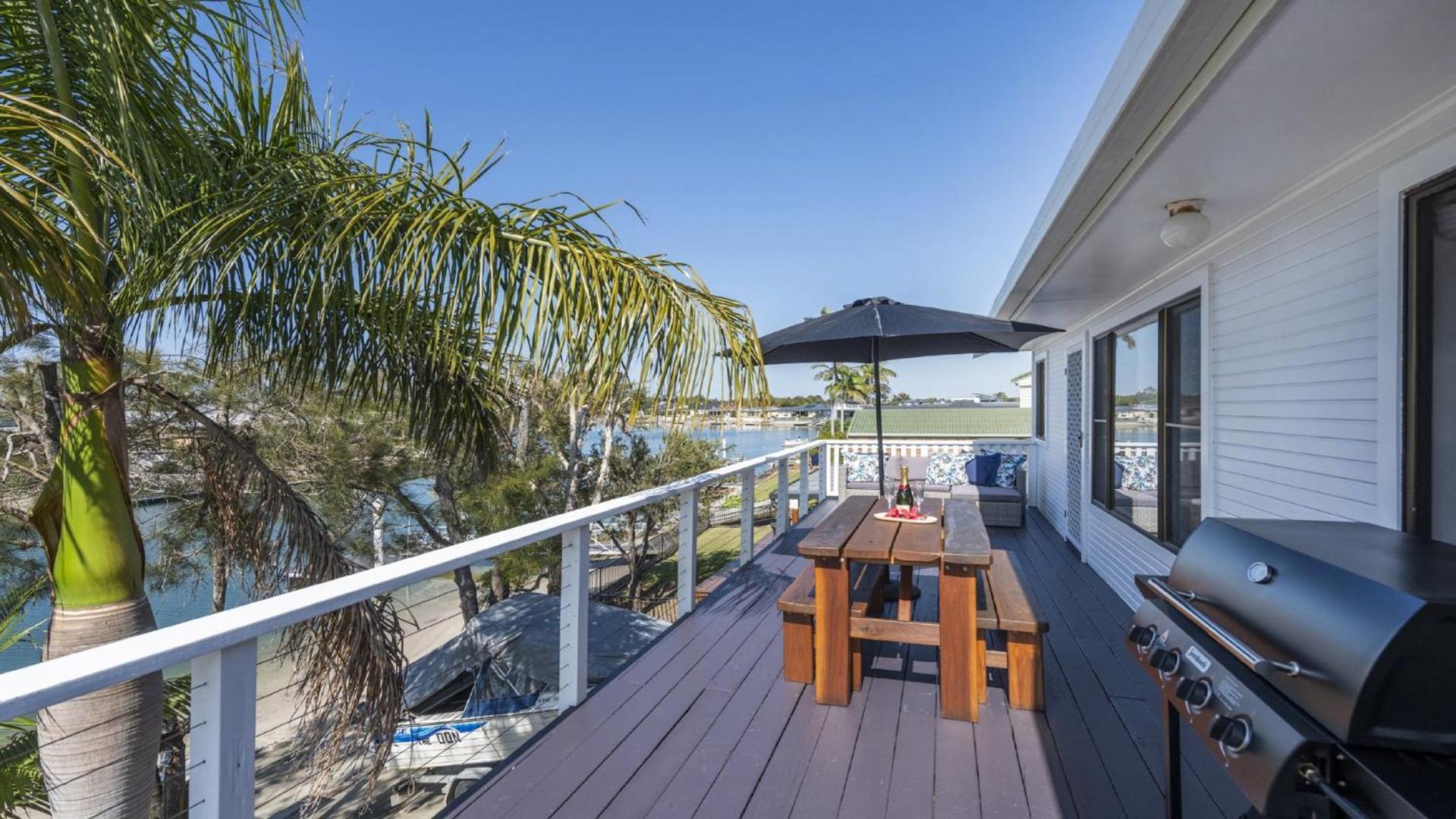 Holiday home Copacabana House - Absolute Waterfront, Private Jetty