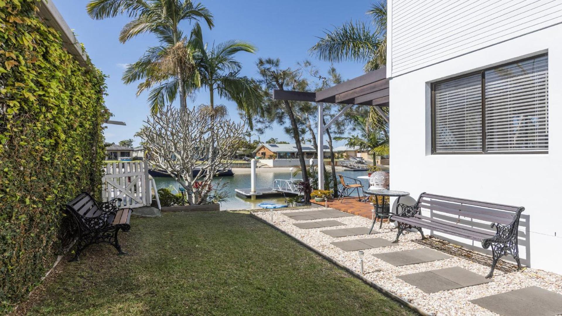 Holiday home Copacabana House - Absolute Waterfront, Private Jetty *