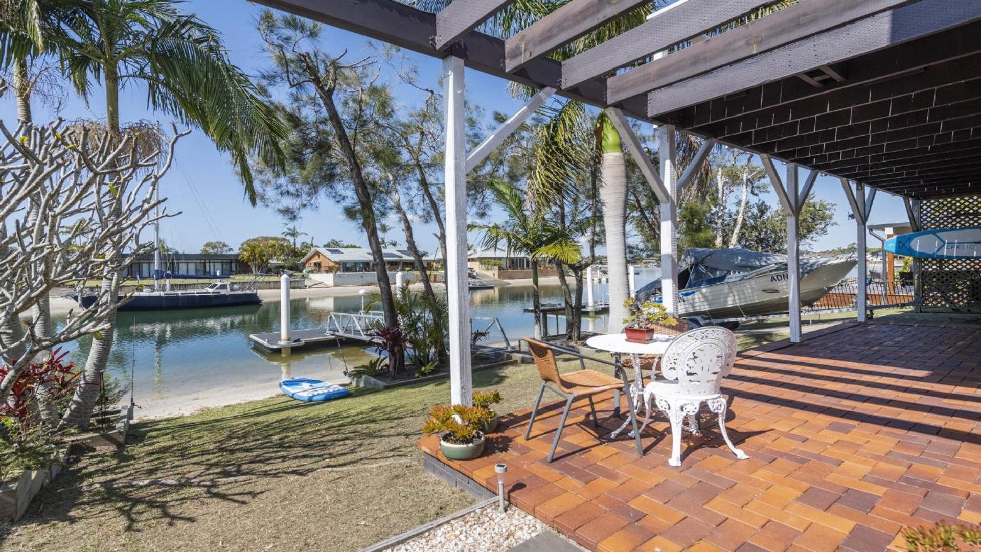 Holiday home Copacabana House - Absolute Waterfront, Private Jetty