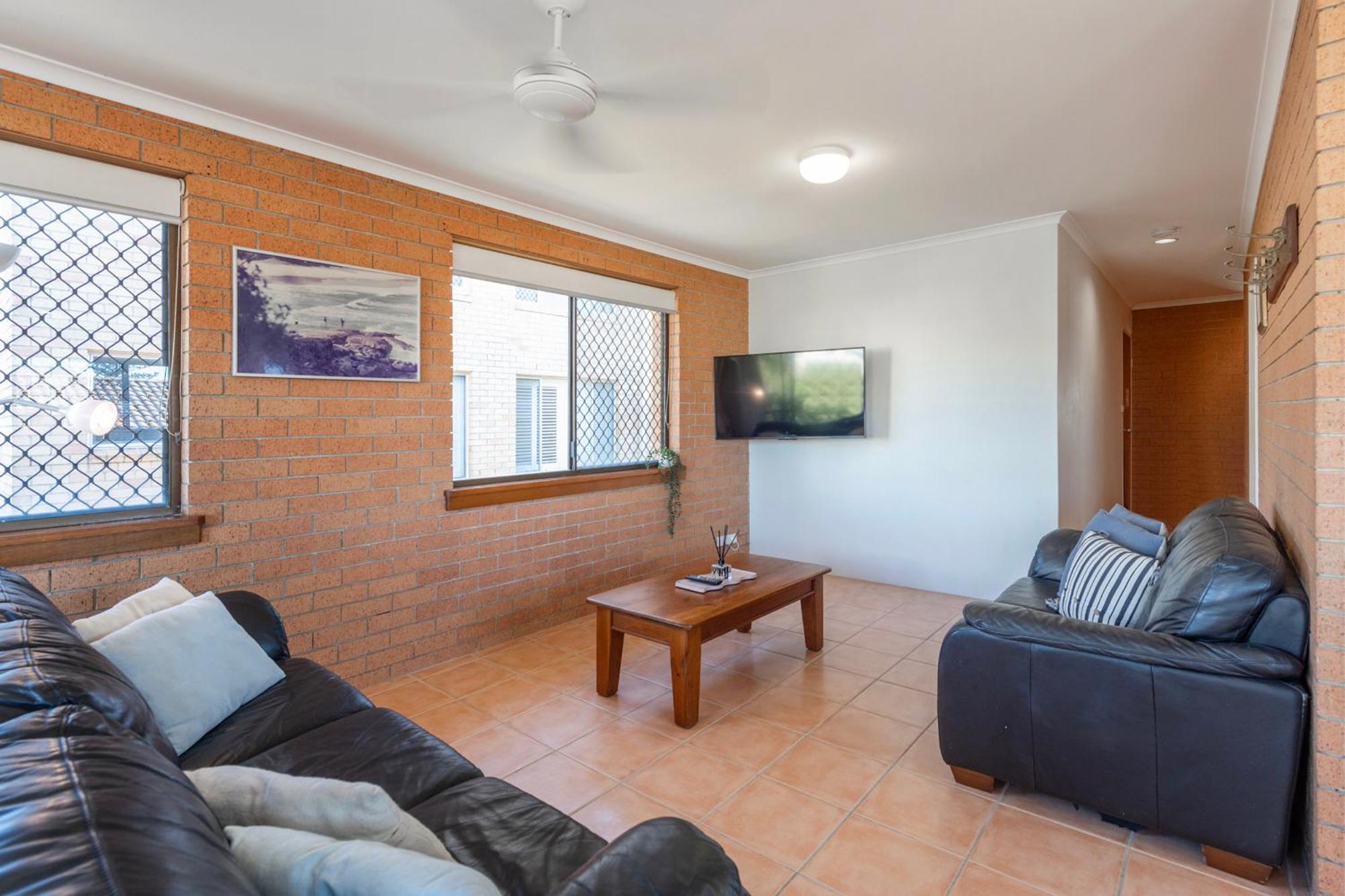 Elsewhere 3 - Ljhooker * Yamba