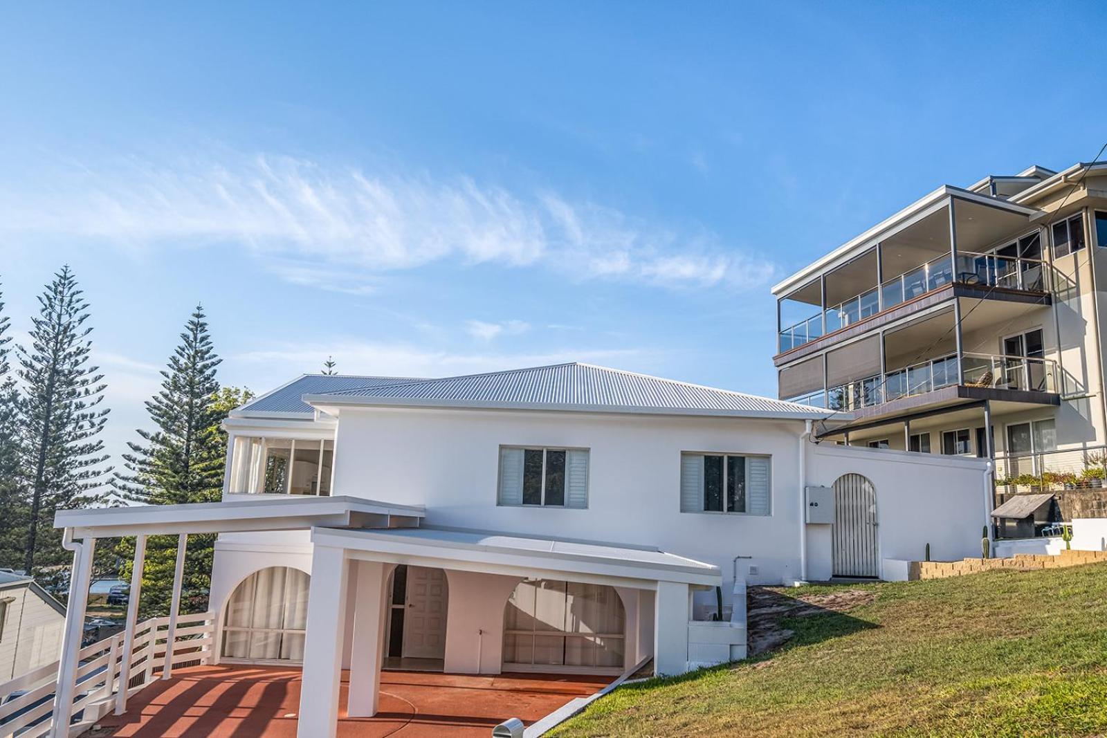 Swell Yamba, Iconic 7 Bedroom House On The Hill With Amazing Bay Views Yamba