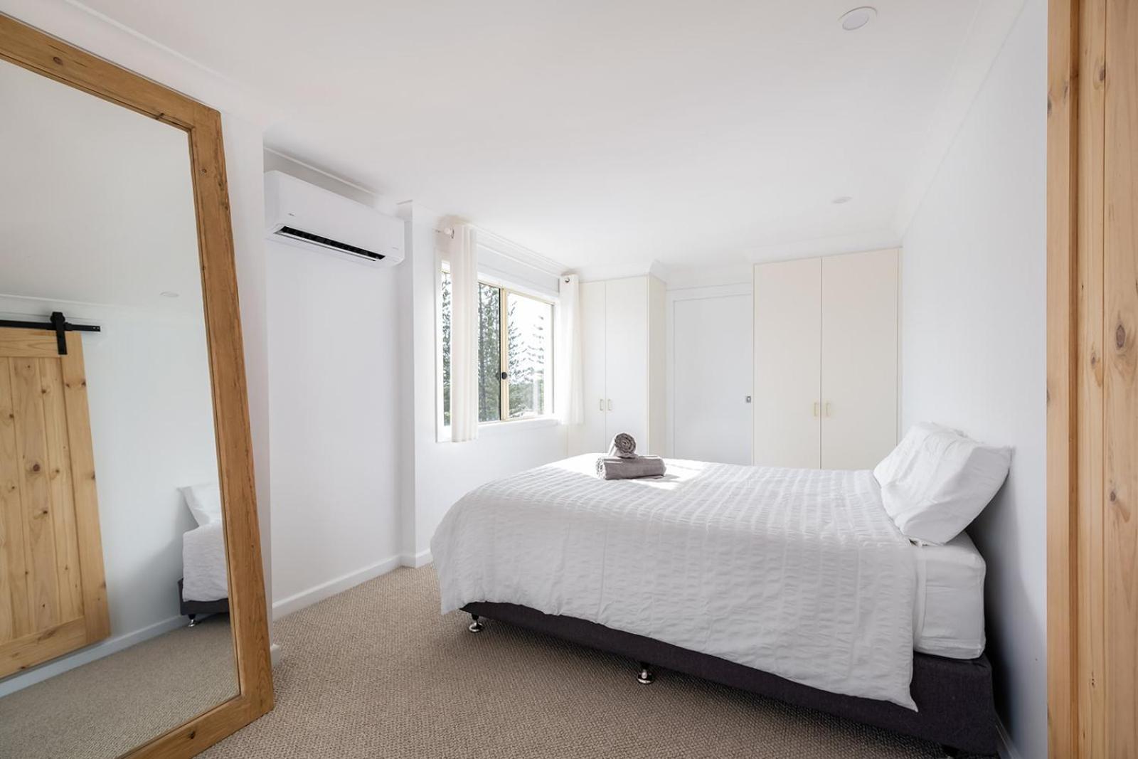 Swell Yamba, Iconic 7 Bedroom House On The Hill With Amazing Bay Views * Yamba