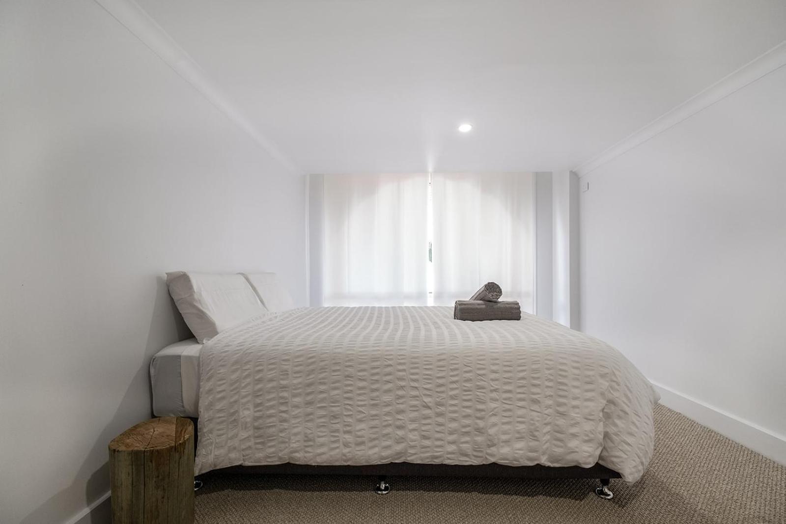 Swell Yamba, Iconic 7 Bedroom House On The Hill With Amazing Bay Views Holiday home *