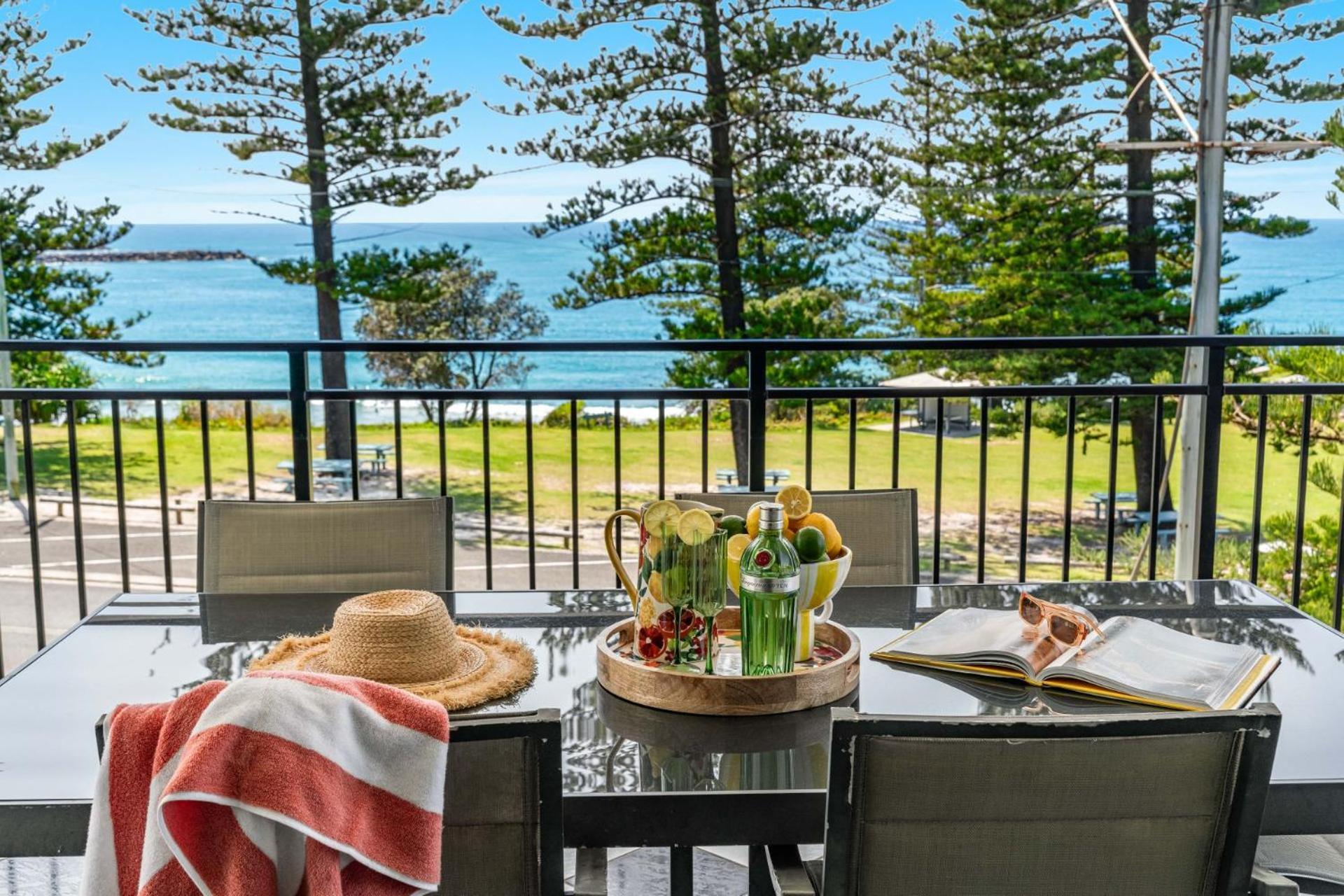 Arcoola 1 - Overlooking Main Apartment Yamba