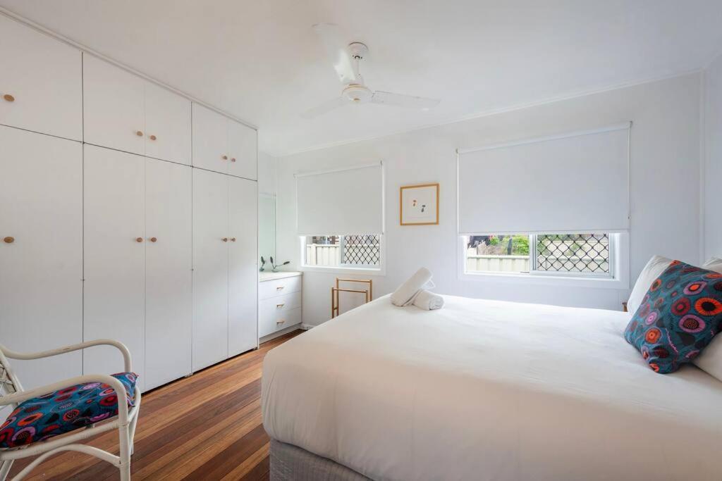 Little Banksia 1 - Ljhooker *