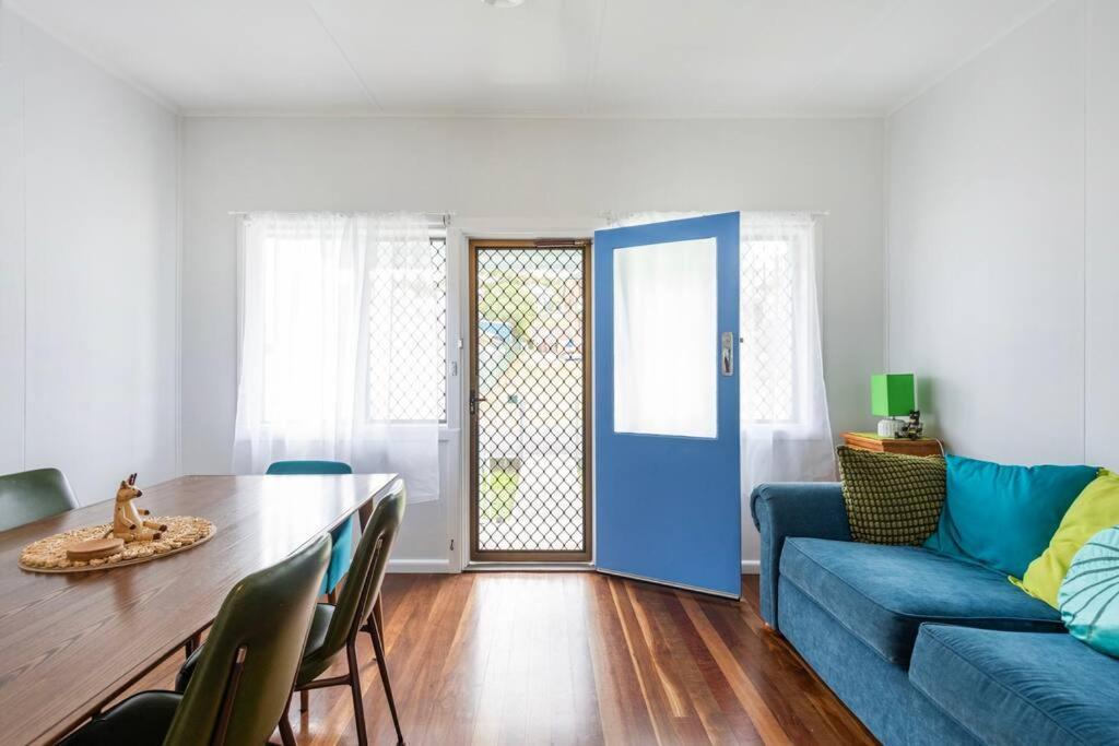 Little Banksia 1 - Ljhooker