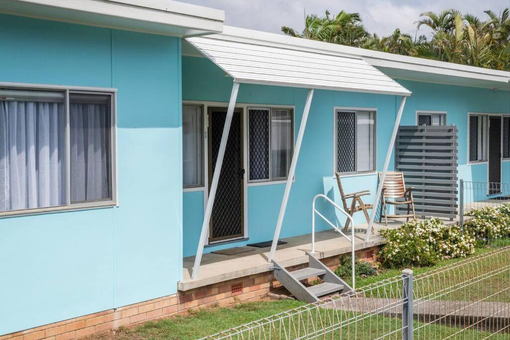 Little Banksia 1 - Ljhooker * Yamba