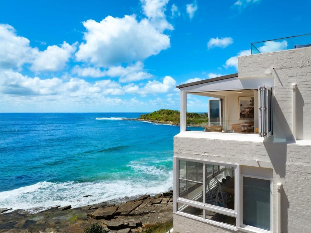 Luxe Oceanfront Apartment Yamba