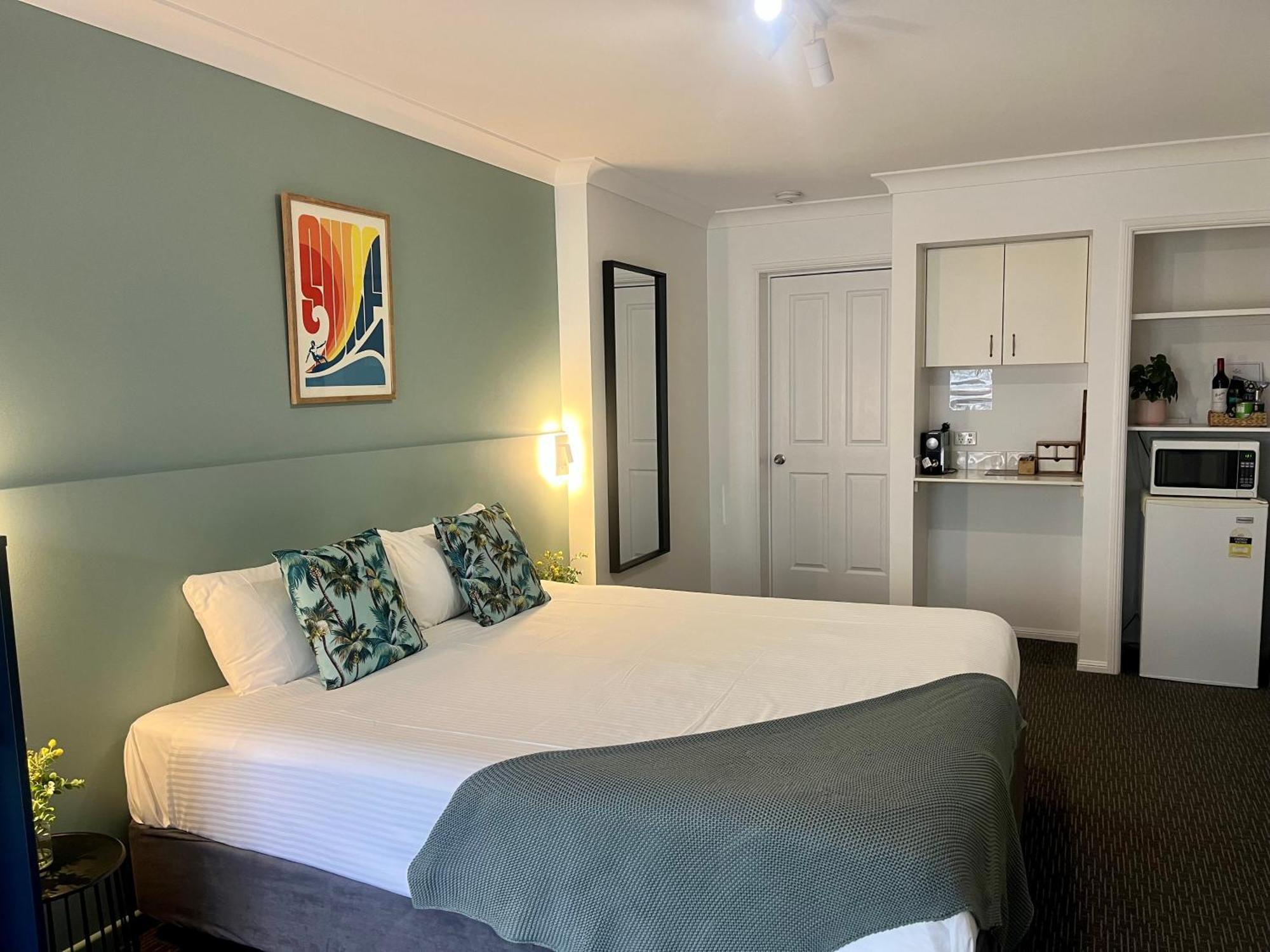 The Carmel Motel 3*