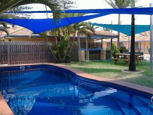 Twin Pines 3*