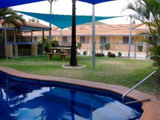 Twin Pines Motel 3*