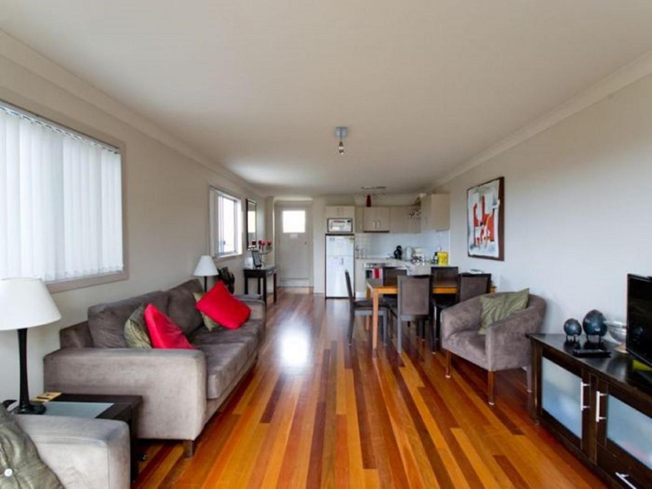 Seaspray 8 - Ljhooker * Yamba