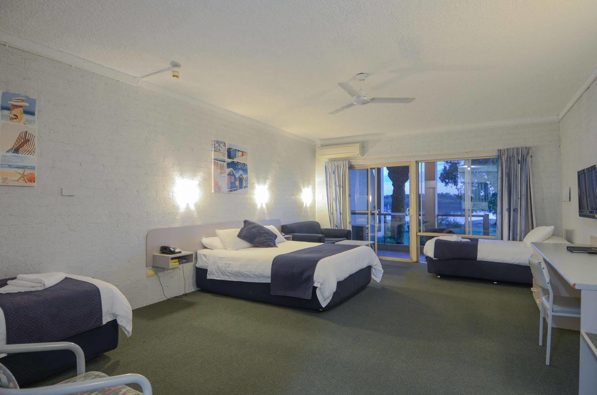 Moby Dick Waterfront 3*