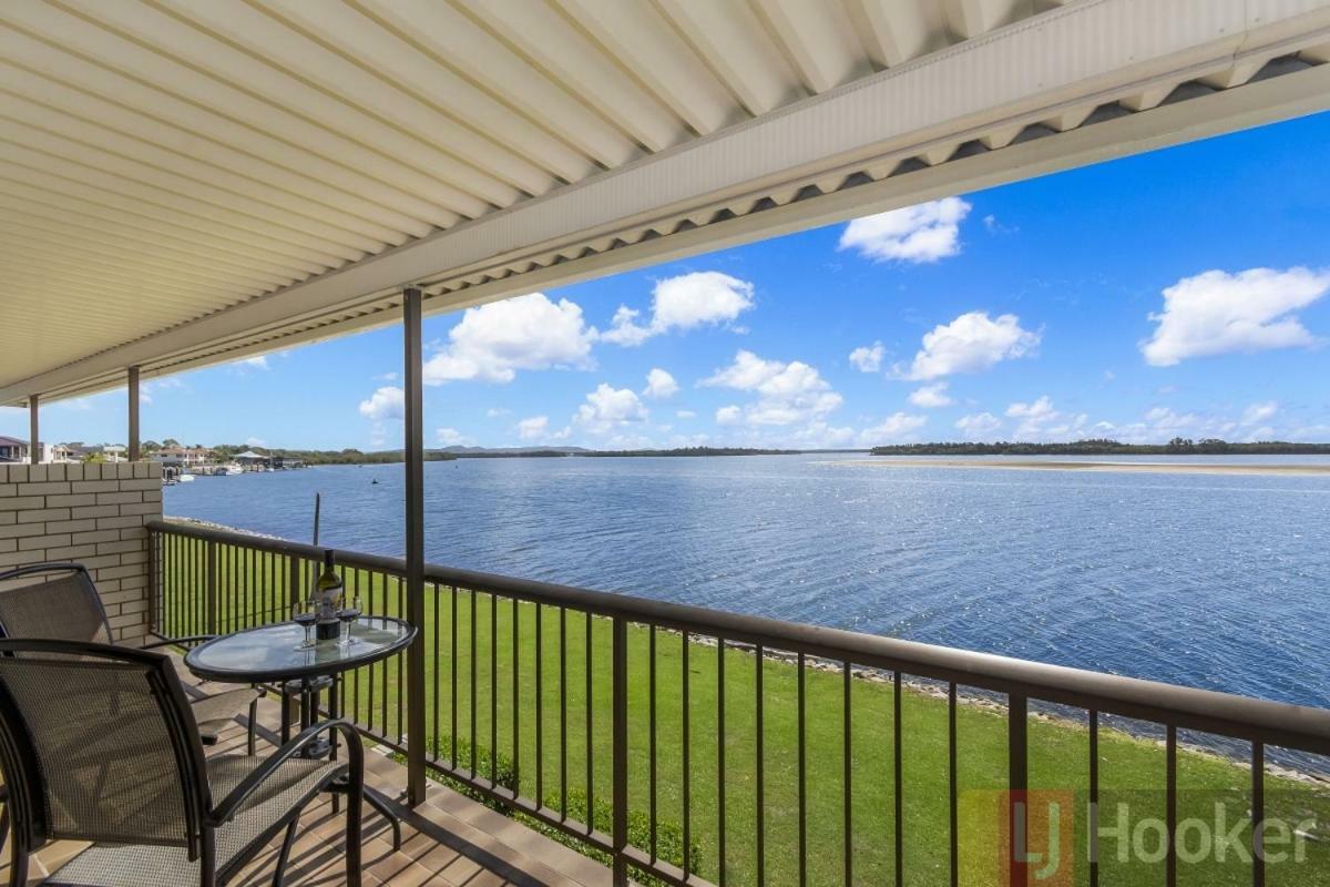 Peninsula Court 6 - Ljhooker *