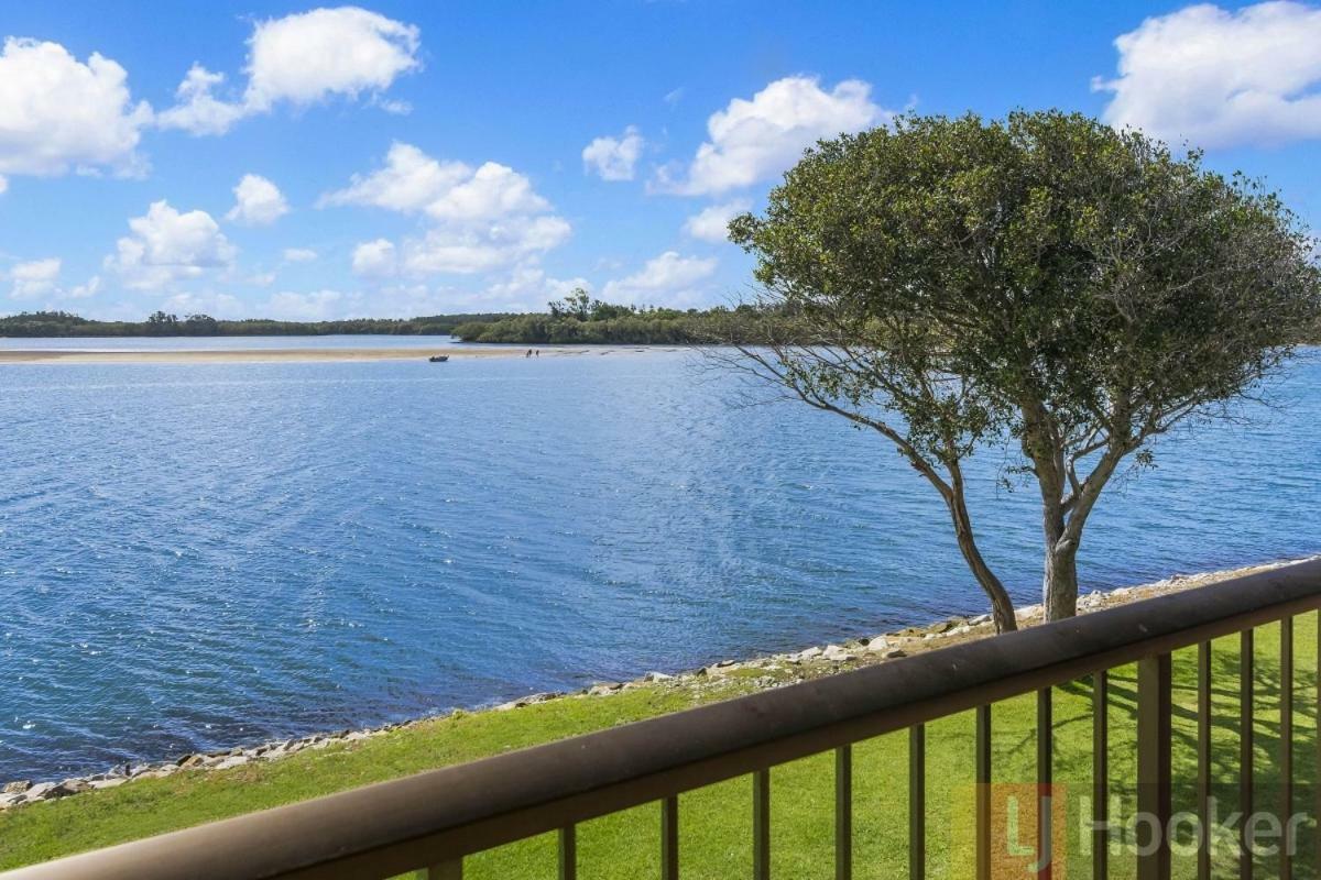 Peninsula Court 6 - Ljhooker