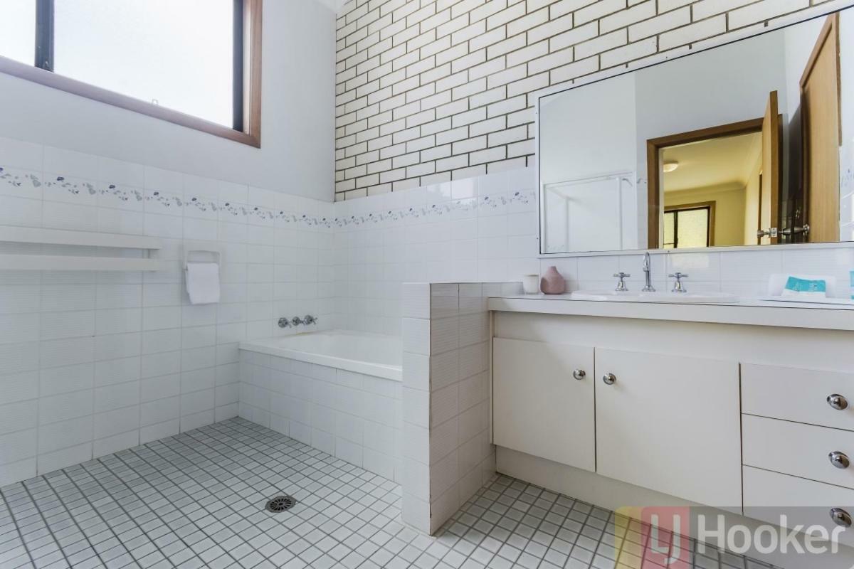 Peninsula Court 6 - Ljhooker Yamba