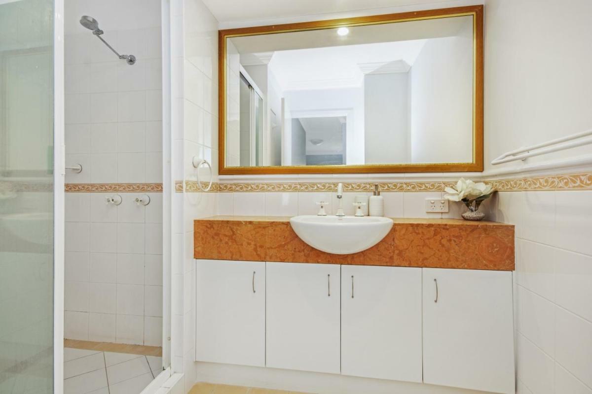 Apartment Breakers 2 12 - Ljhooker