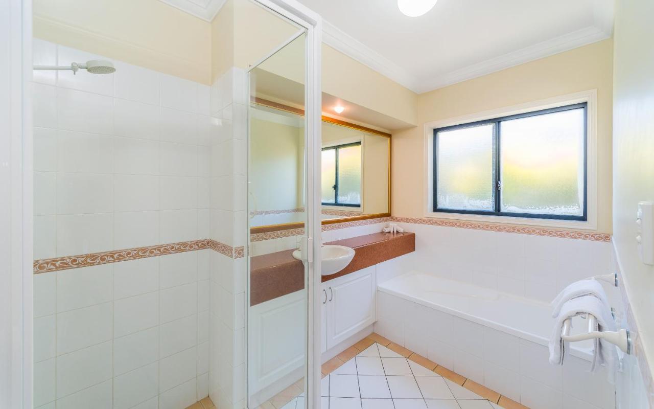 Oceania - Ljhooker * Yamba