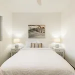Zinc 1 - Modern Apartment With Lift