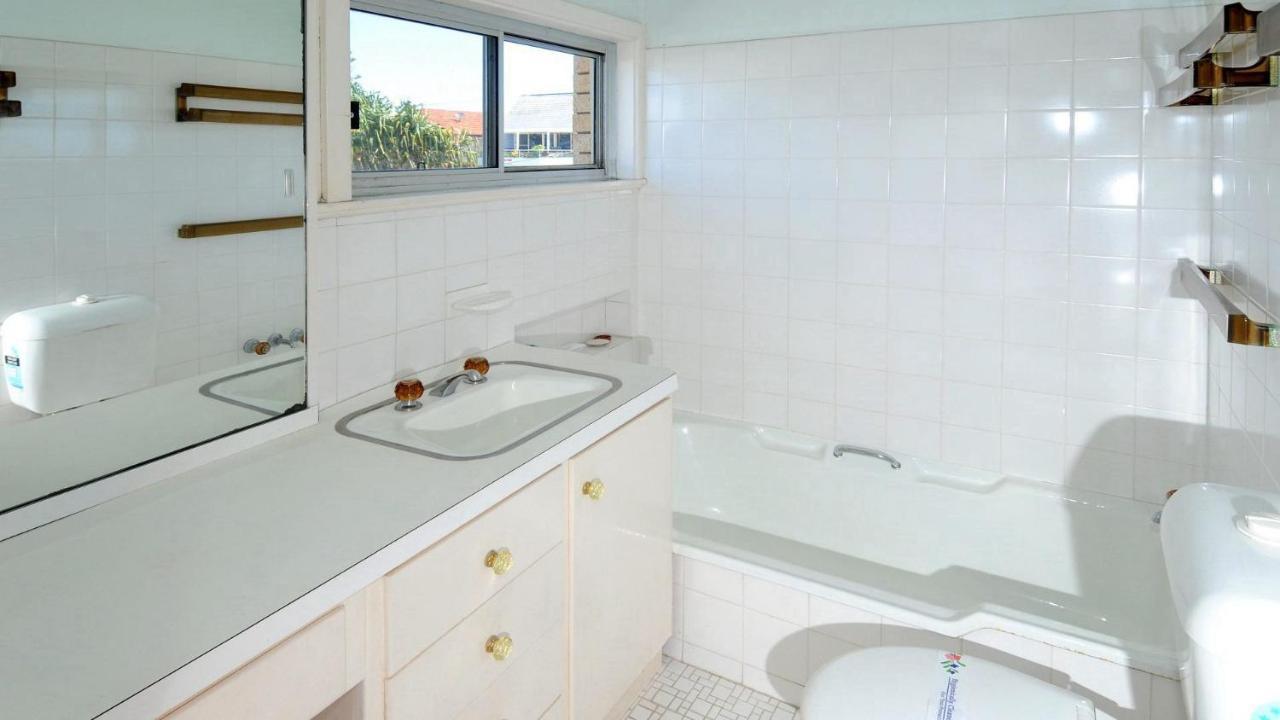 Blue Waters, 1 - 58 Clarence Street Holiday home *