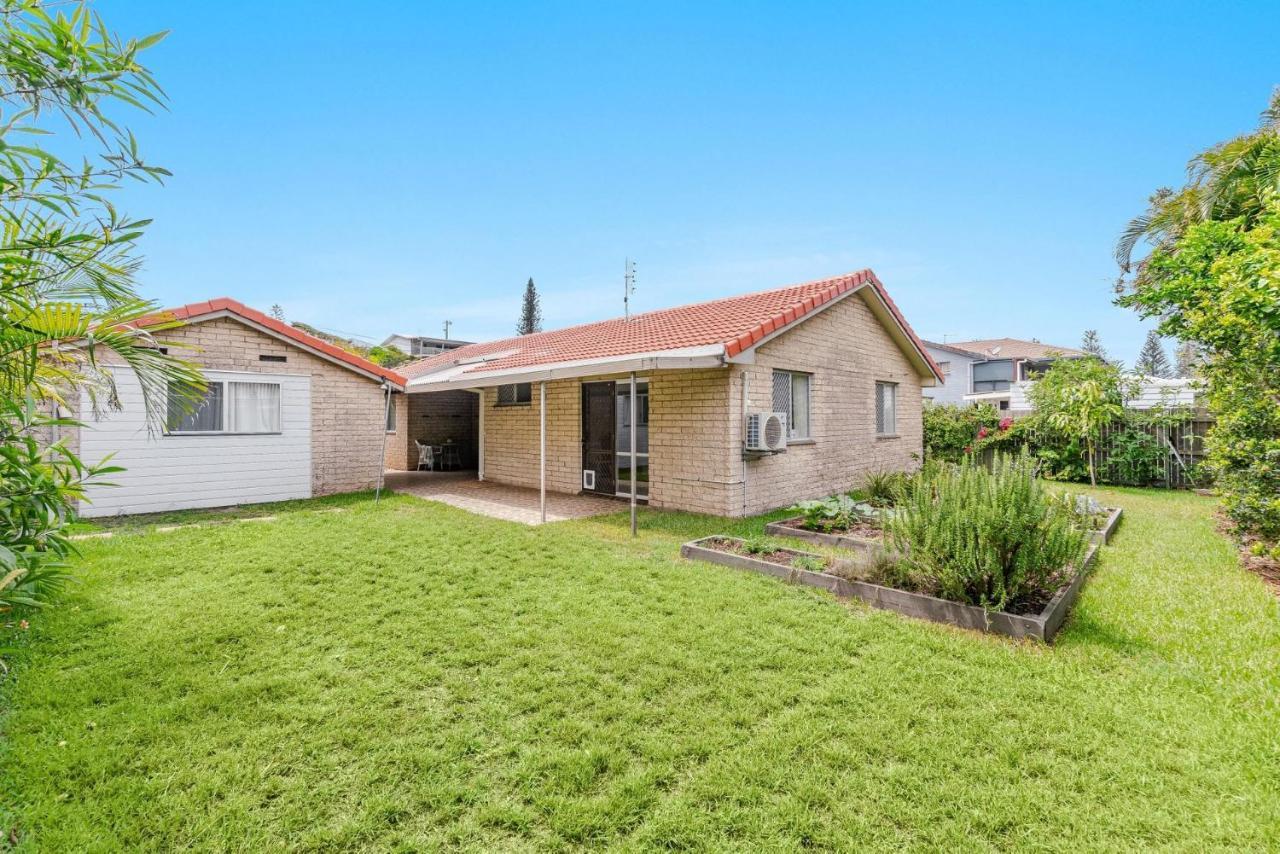 Seashells - Popular House * Yamba