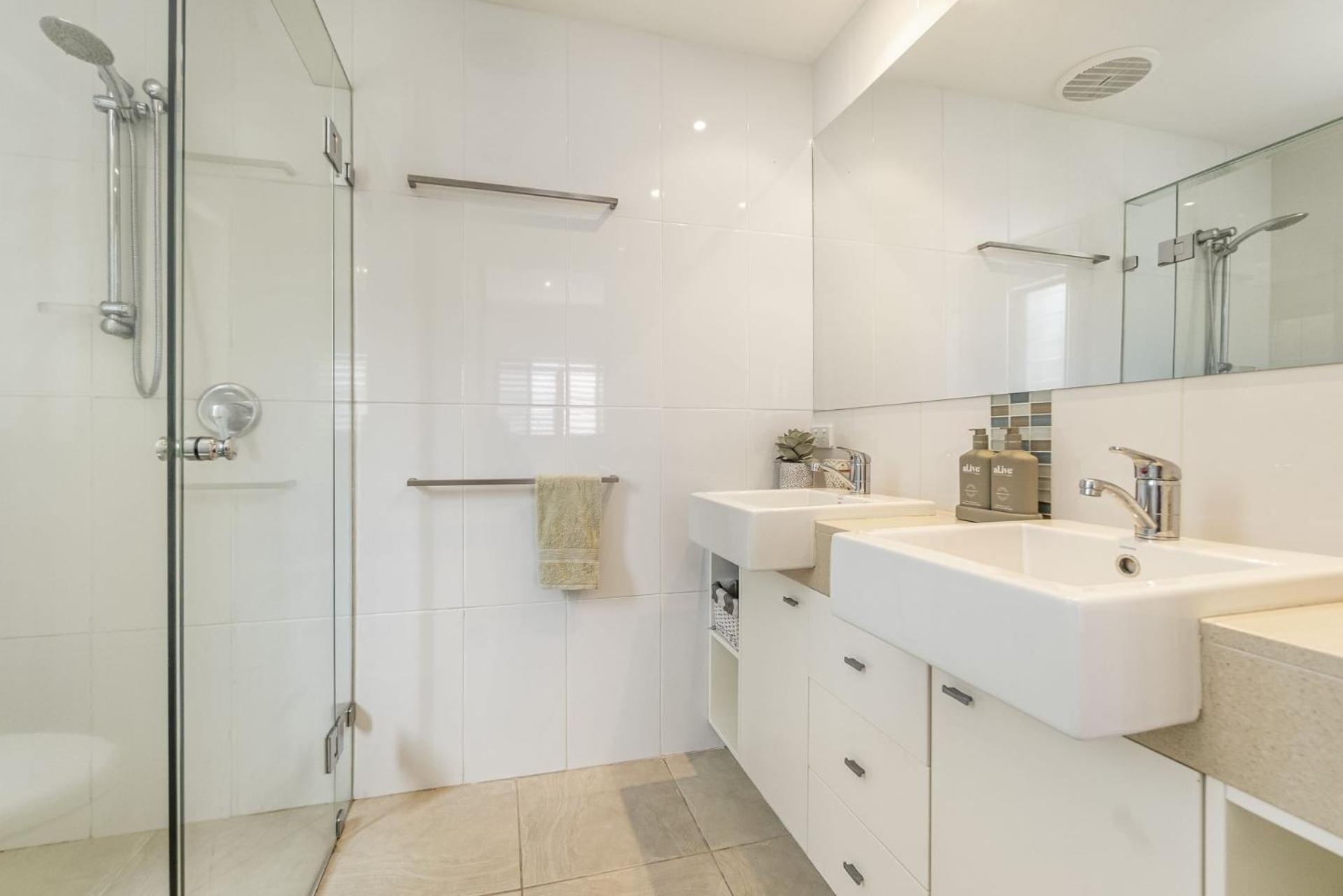 Apartment Zinc 1 - Modern With Lift Yamba