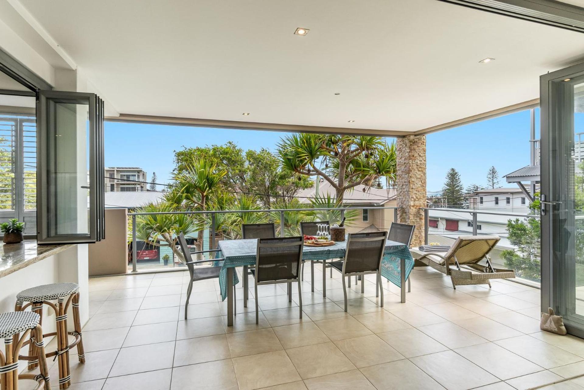 Zinc 1 - Modern With Lift Apartment Yamba