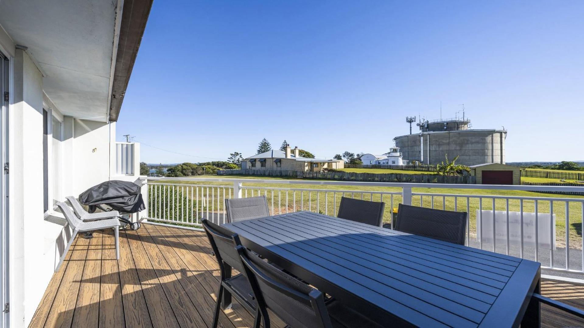 Lighthouse Unit 2 Holiday home *