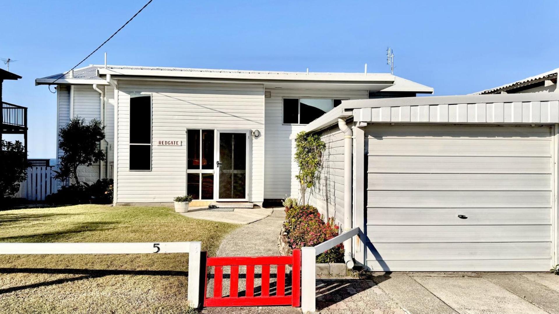 Redgate Beach House *