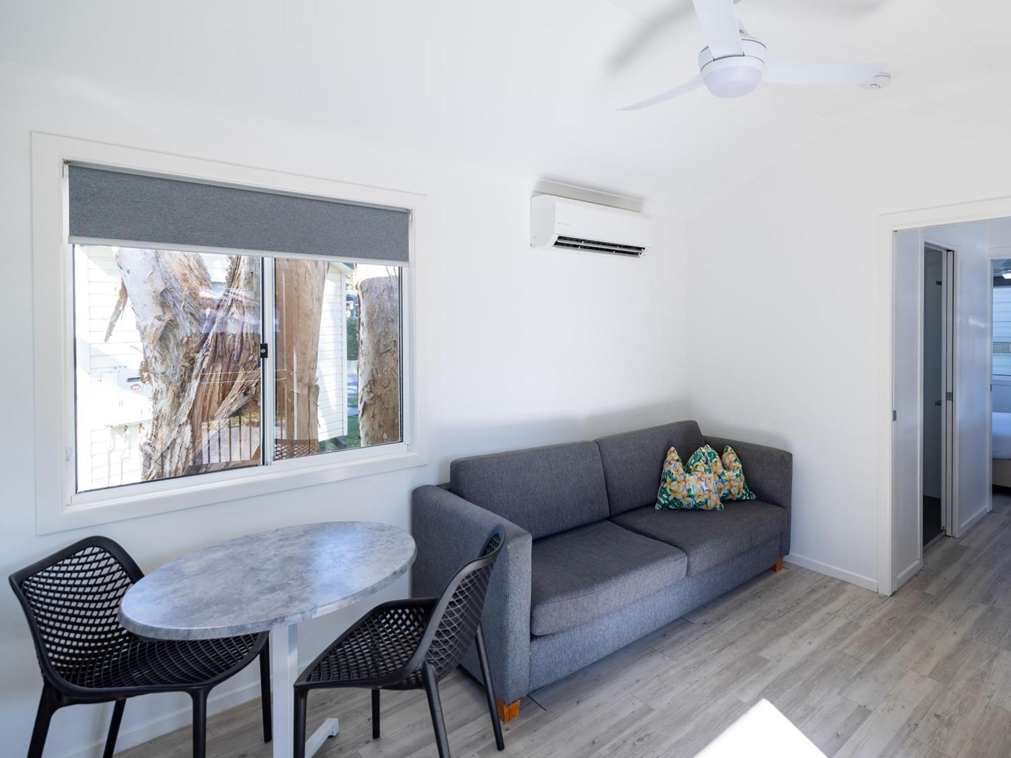 Nrma Blue Dolphin 4*