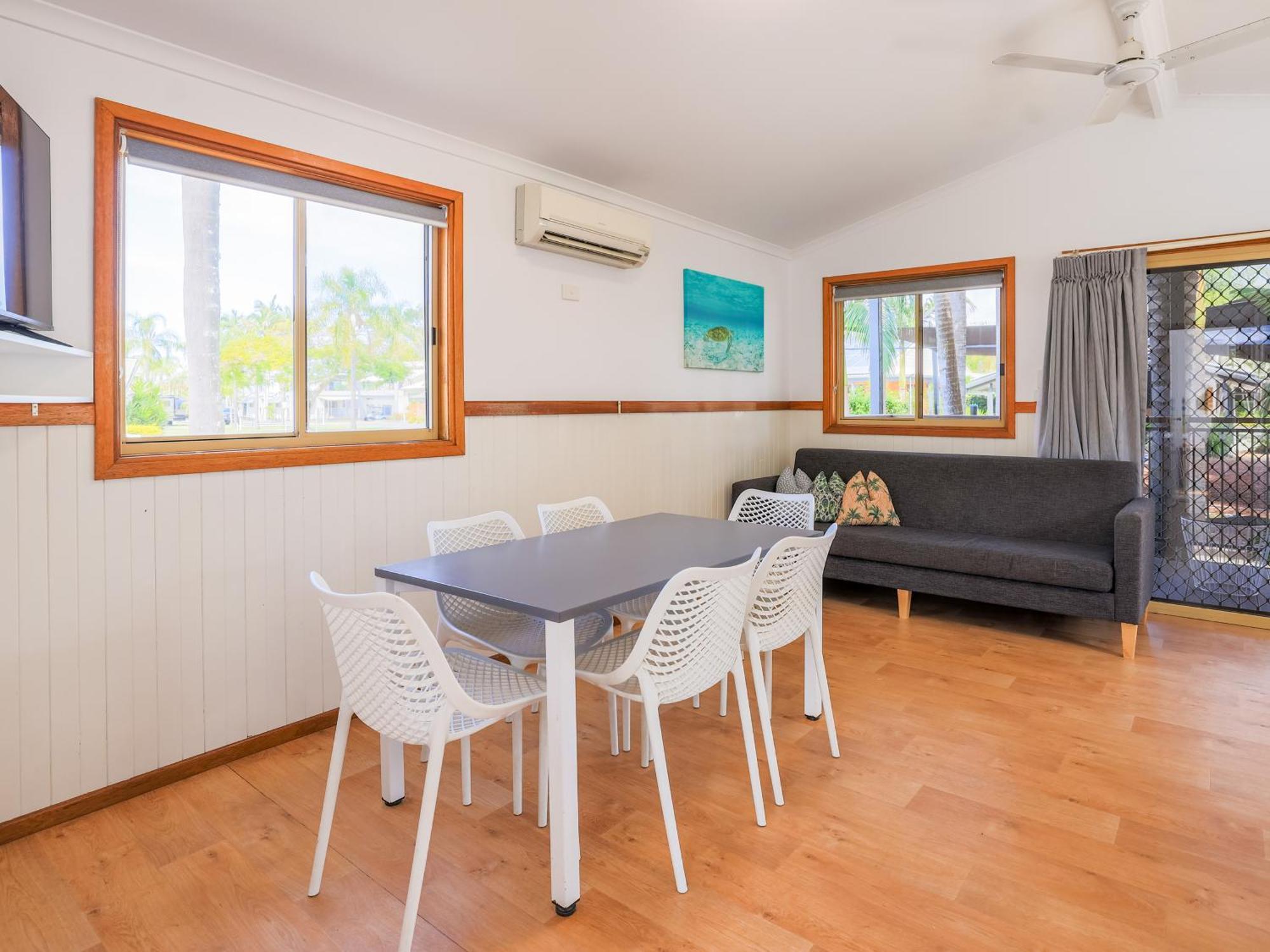 Nrma Blue Dolphin 4*